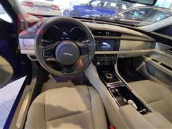 جاكوار XF